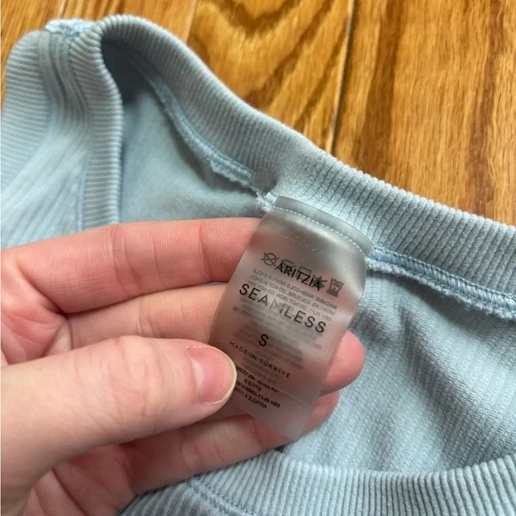 Aritzia Women's Light Blue Ribbed Tank Top - Picture 3 of 5